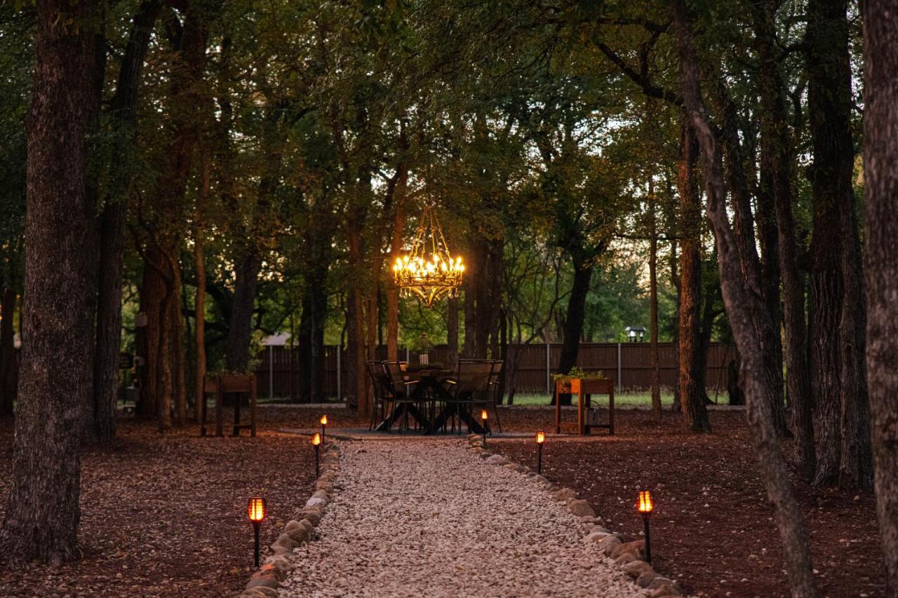 7744 Ranch Glamping Resort ออสติน ภายนอก รูปภาพ