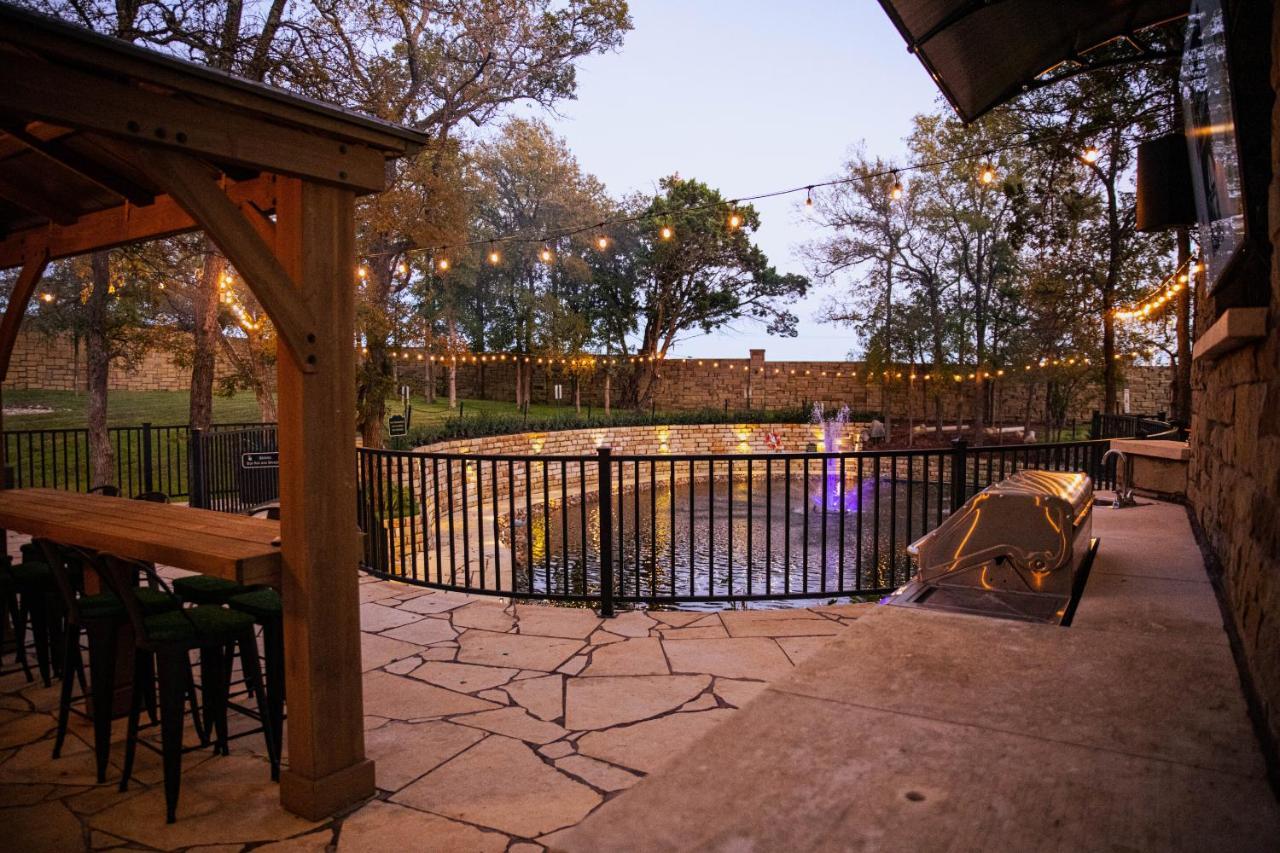 7744 Ranch Glamping Resort ออสติน ภายนอก รูปภาพ