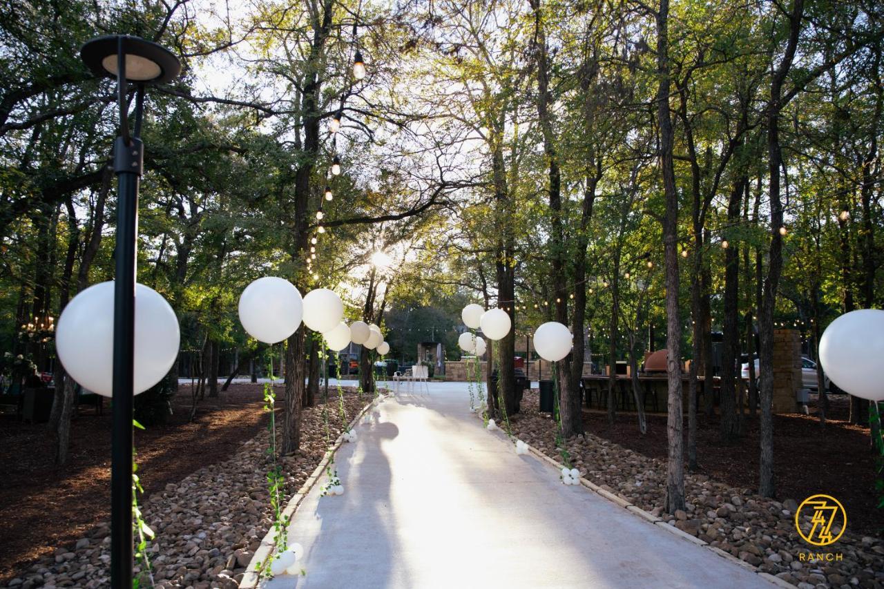 7744 Ranch Glamping Resort ออสติน ภายนอก รูปภาพ