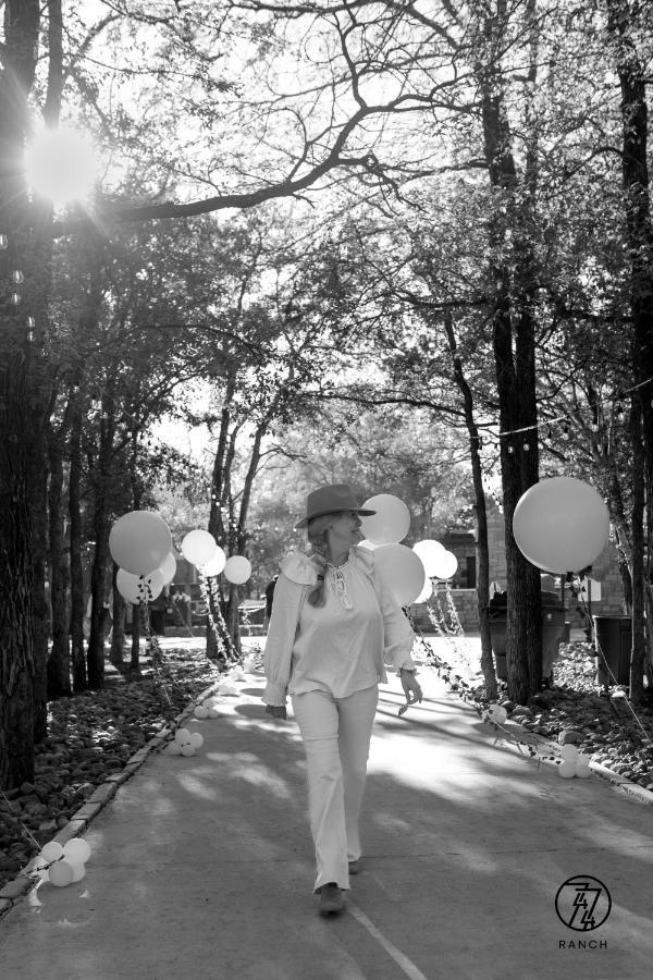 7744 Ranch Glamping Resort ออสติน ภายนอก รูปภาพ