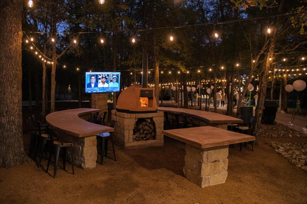 7744 Ranch Glamping Resort ออสติน ภายนอก รูปภาพ