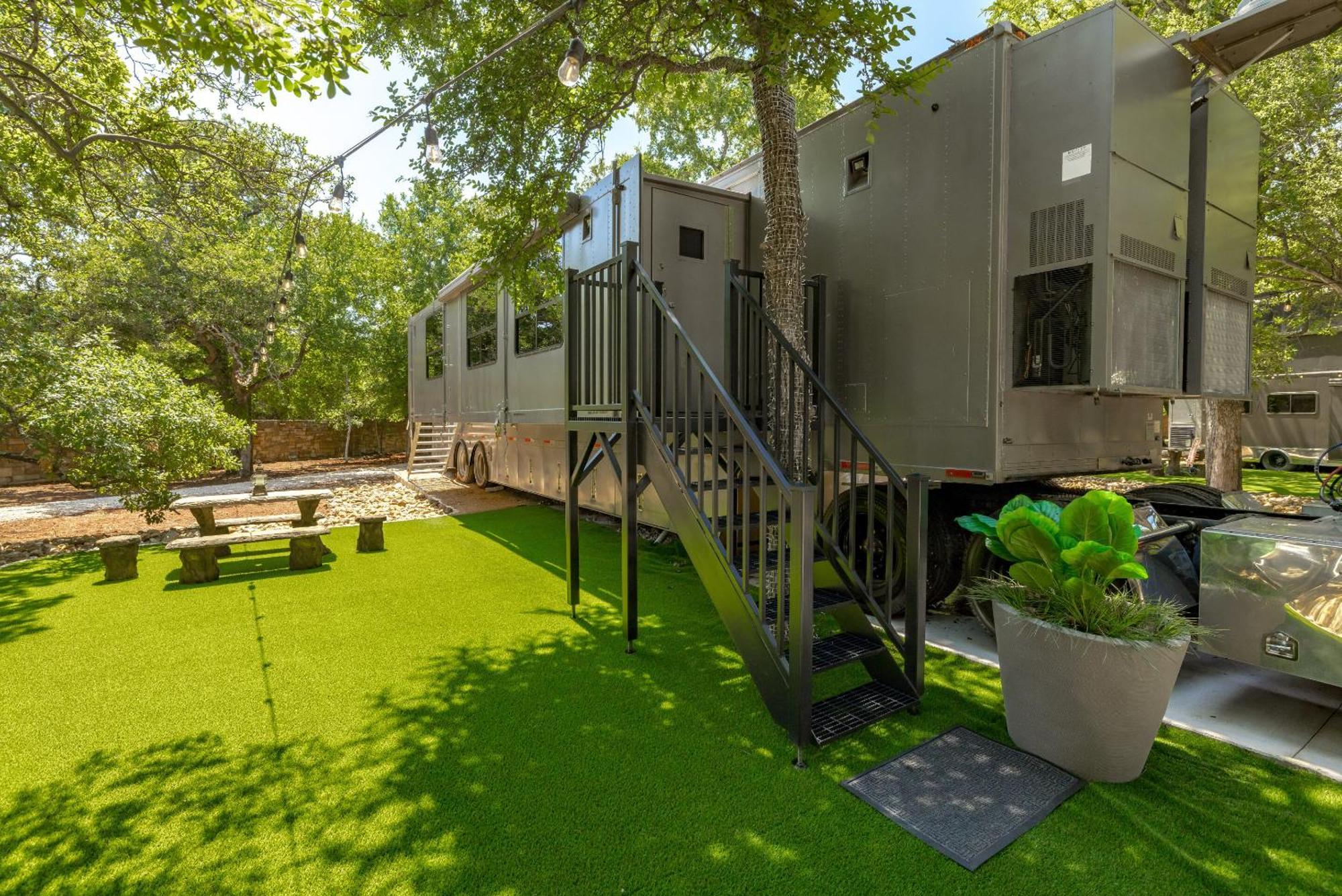 7744 Ranch Glamping Resort ออสติน ห้อง รูปภาพ